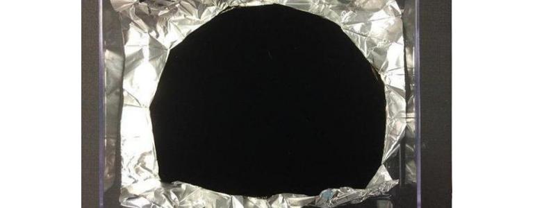 Vantablack, un material tan oscuro que parece un agujero negro